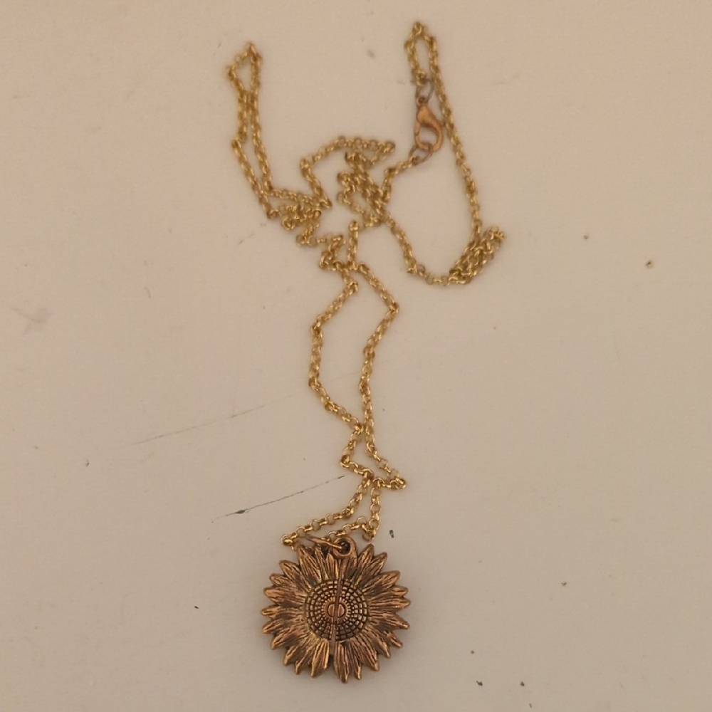 Gold Nature-Inspired Necklace